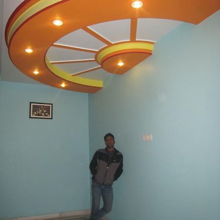 Krishna Paying Guest House พาราณสี ภายนอก รูปภาพ