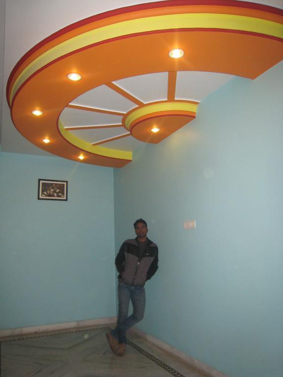 Krishna Paying Guest House พาราณสี ภายนอก รูปภาพ