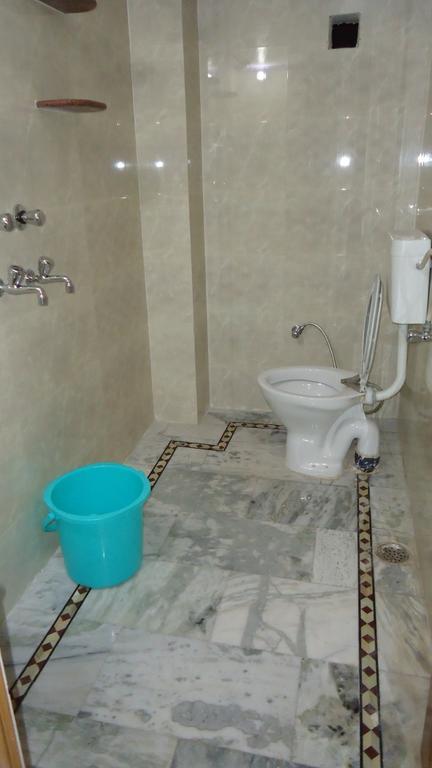 Krishna Paying Guest House พาราณสี ภายนอก รูปภาพ